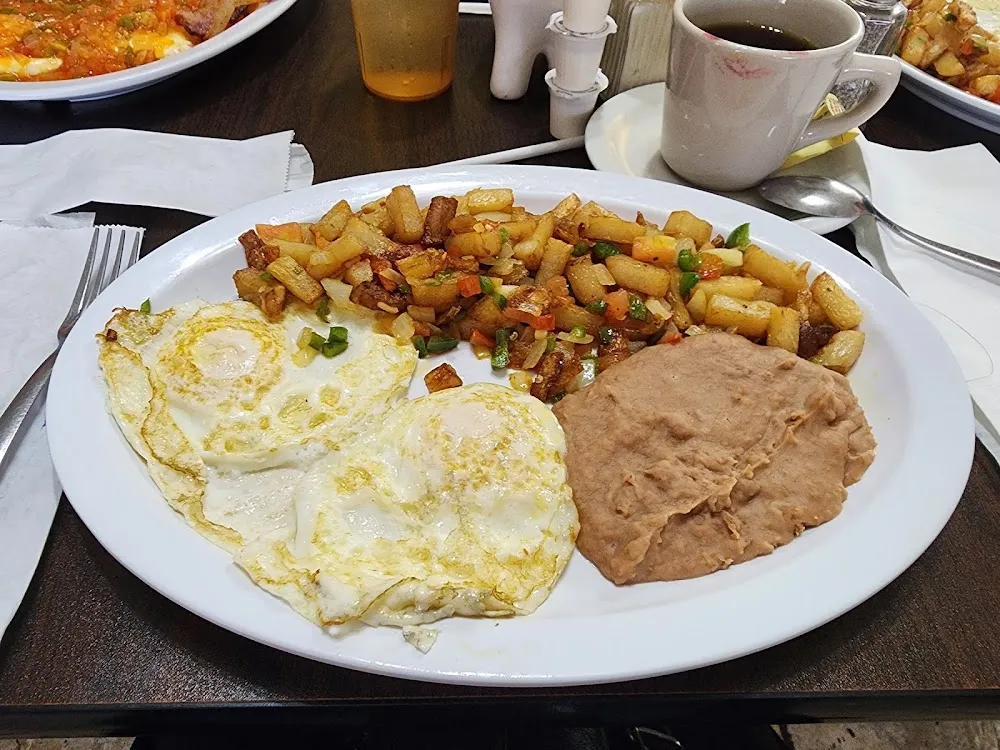 Papas A la Mexicana Y Huevos